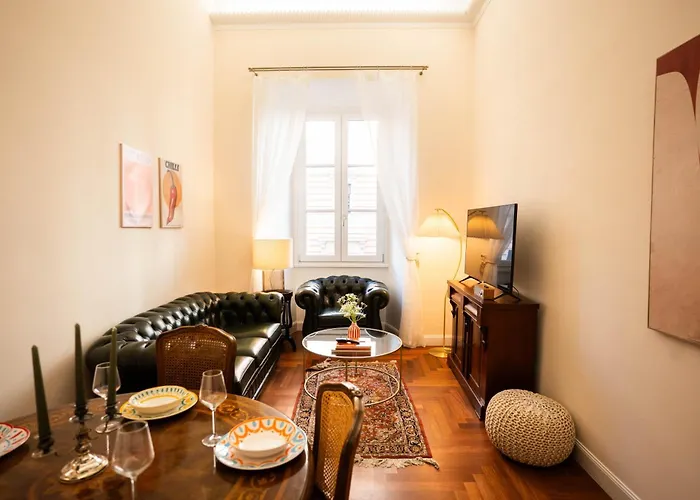 Romantica Near Borghese *