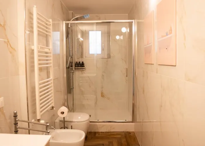 Romantica Near Borghese *